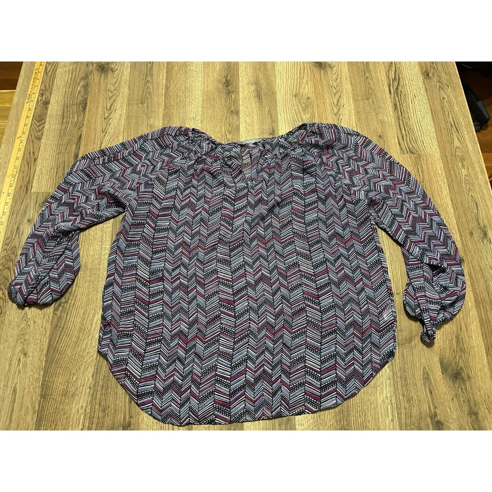 Daisy Fuentes Shirt, Women's Size XL, Red Blue Gray, V-neck, Long Sleeve